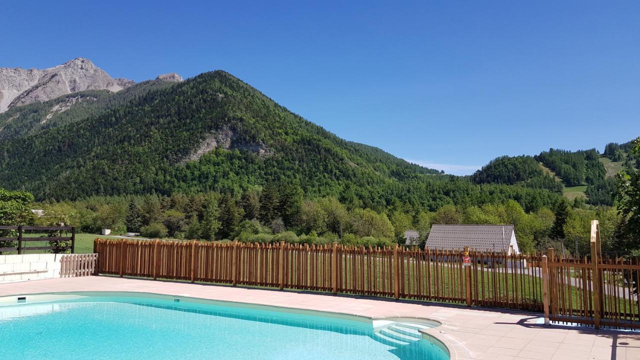 Camping Les Auches Ансел Екстериор снимка